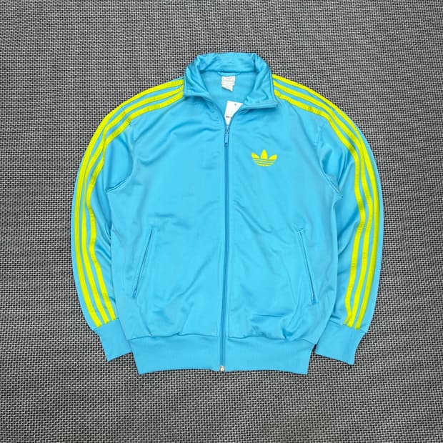 착샷O 아디다스 하늘라임 구파이어버드 져지 90