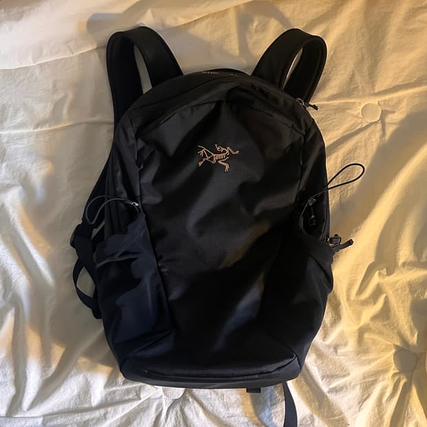 아크테릭스 맨티스16 블랙 상태 좋음