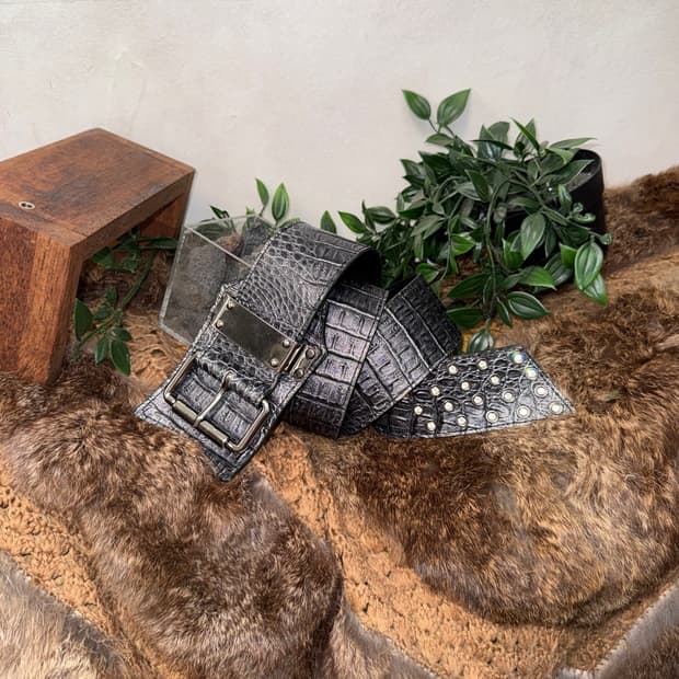 Metallic charcoal python cubic buckle 벨트
