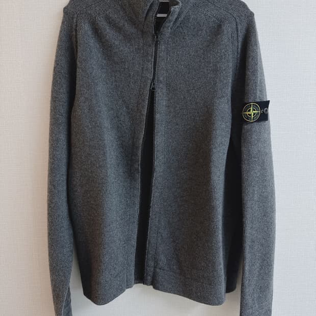 스톤아일랜드 그레이 니트집업 가디건