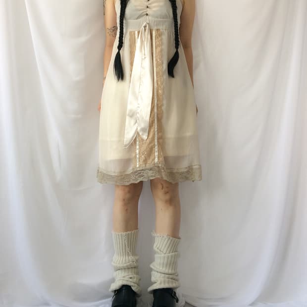 Lace trimming tied point sleeveless onep