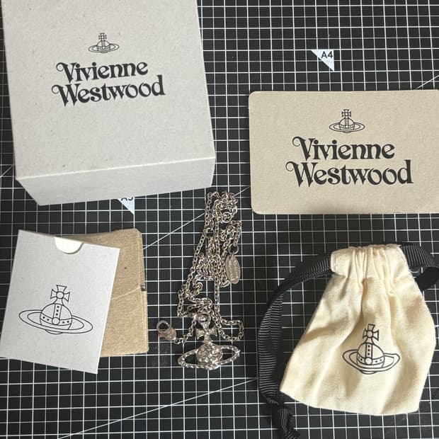 비비안 웨스트우드 목걸이