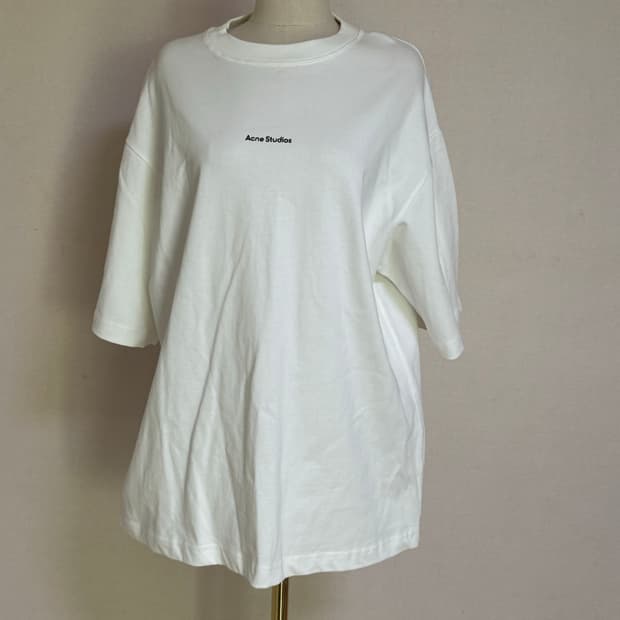 아크네 면티셔츠  오버핏 
