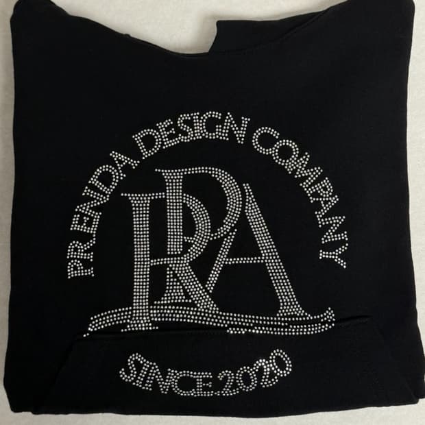 프렌다 큐빅 후드티 블랙