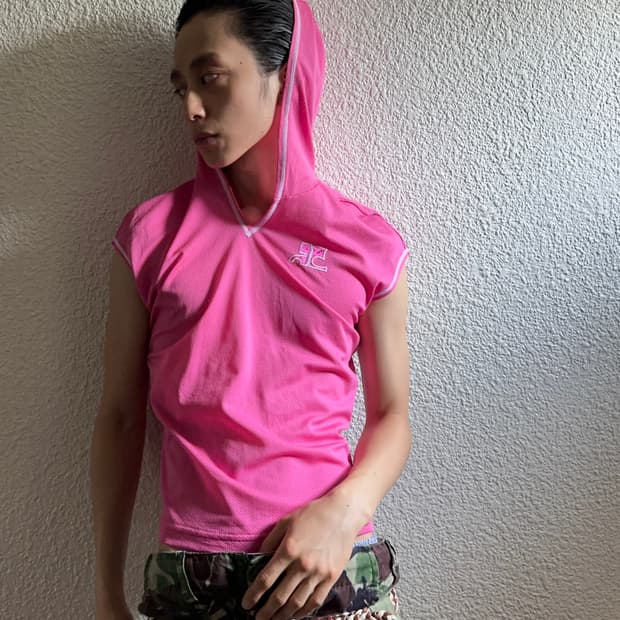 Courreges 스포티 후드 슬리브리스