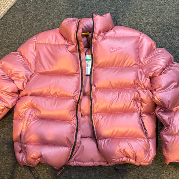 나이키 x 드레이크 녹타 선셋 퍼퍼 자켓 핑크