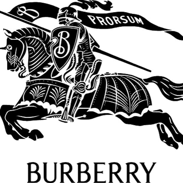 버버리 신형 tb로고 목걸이