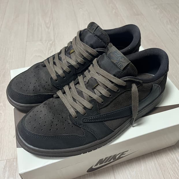 [265] 조던 1 x 트래비스 스캇 레트로 로우 / 벨벳 브라운