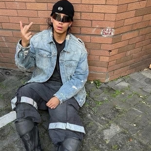 Yeezy Gap 칸예 모토 오버핏 바이커 데님자켓