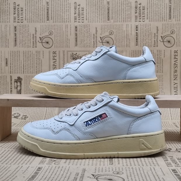 오트리 메달리스트 여성운동화36 230