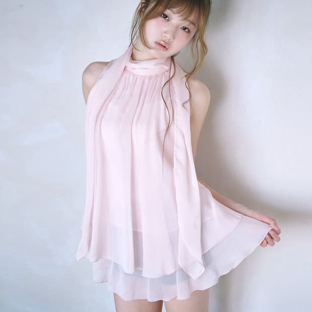 레이즈미야 유이 러플 블라우스 핑크