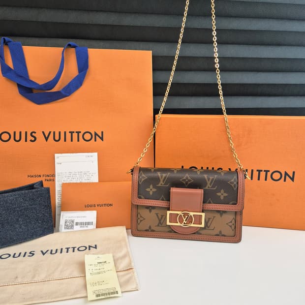 루이비통 돌핀 체인 월릿 (풀구성) 상태최상