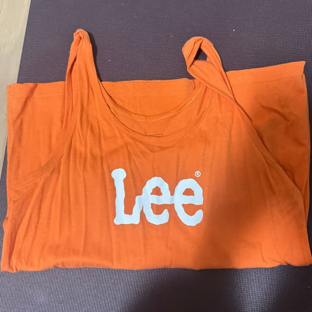 Lee 슬리브리스 나시