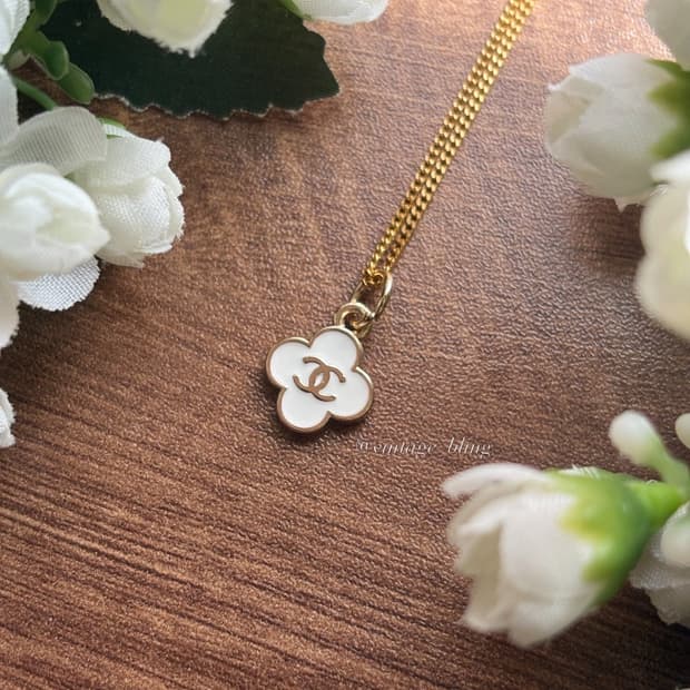 화이트) 샤넬 미니 클로버 골드 목걸이