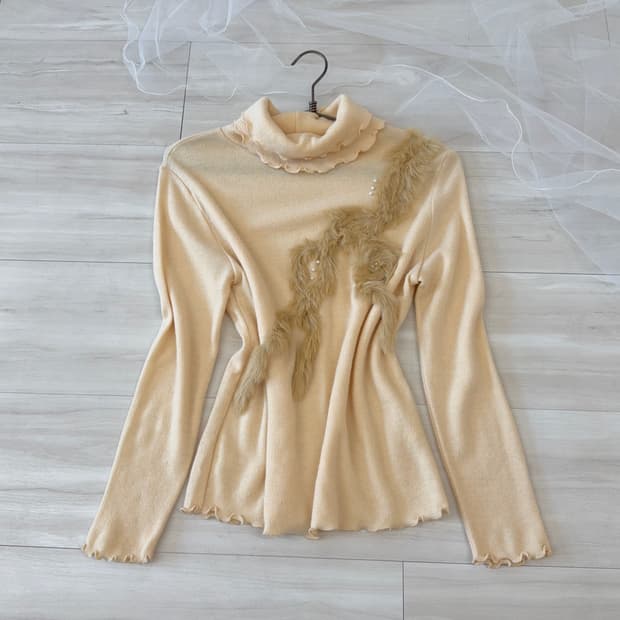 yellow beige rabbit fur detail knit