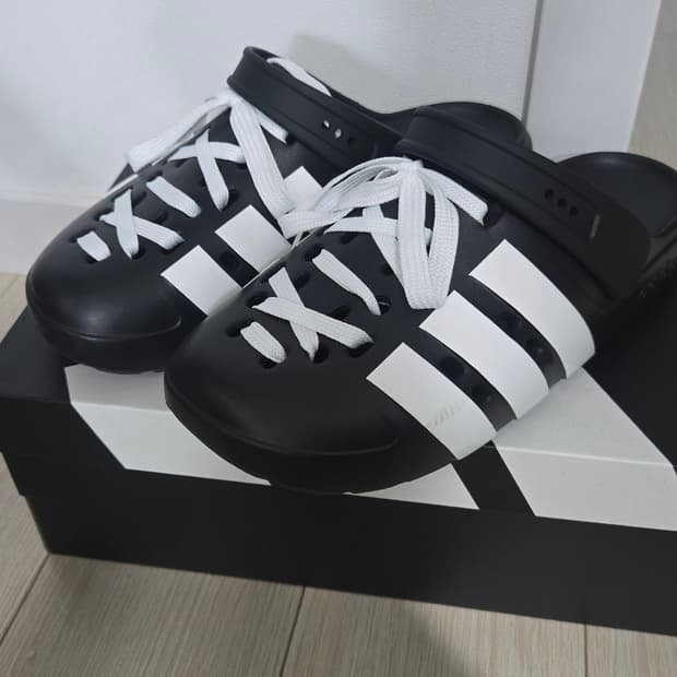 아디다스 아딜렛 클로그