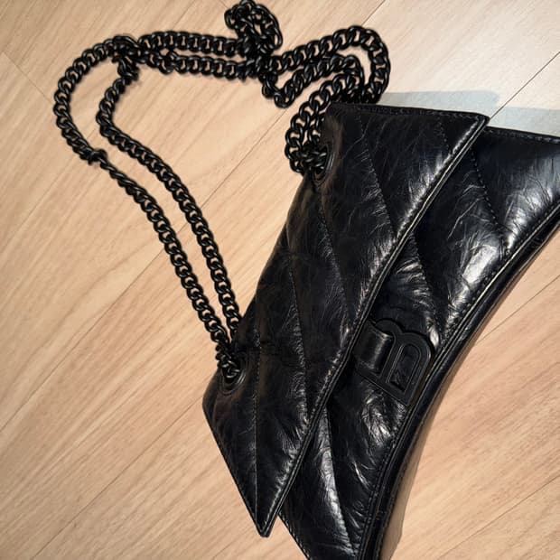 발렌시아가 크러쉬 블랙