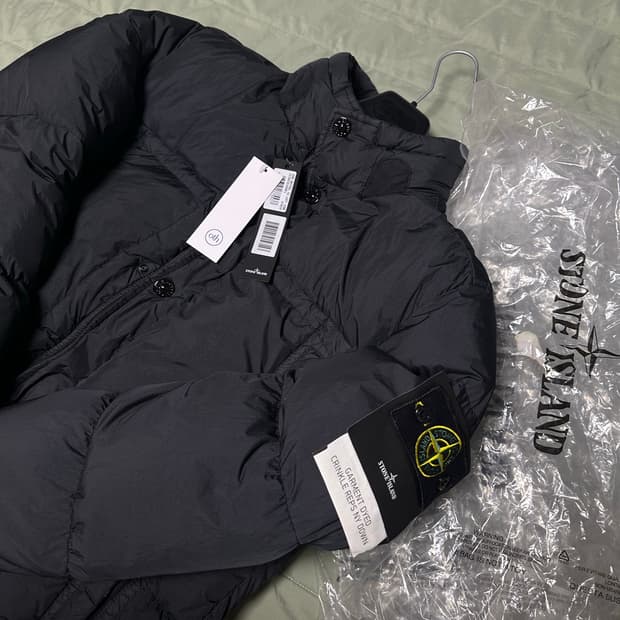 [L]스톤아일랜드 크링클랩스 패딩 20fw 다크그레이