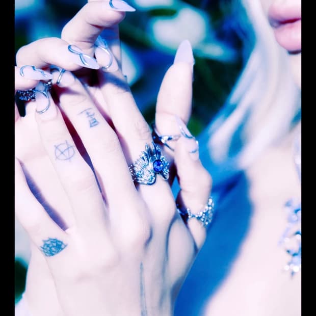 yordy cubic blue ring