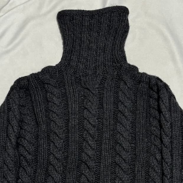 100 돌체앤가바나 챠콜 목폴라 케이블 니트