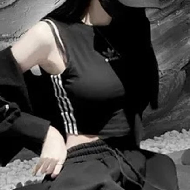 아디다스 크롭 탱크탑 나시