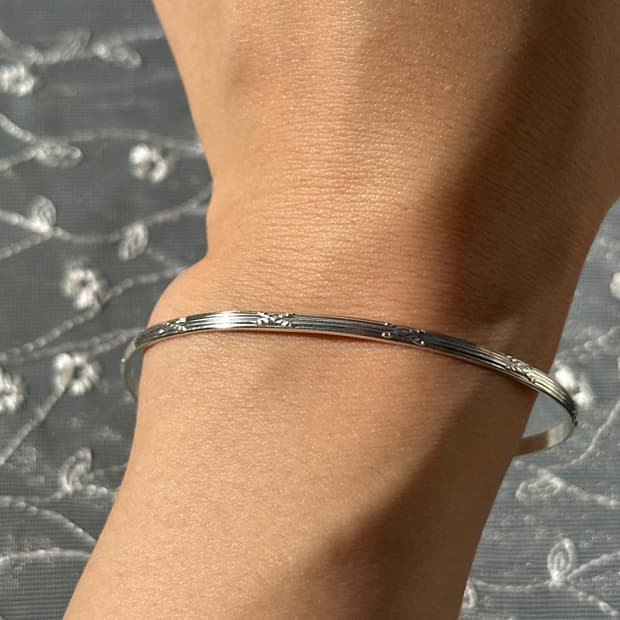 Sunlit Thread 925Silver Bangle