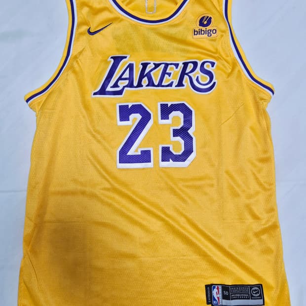 LA 레이커스 홈 르브론 제임스 유니폼 팝니다 

