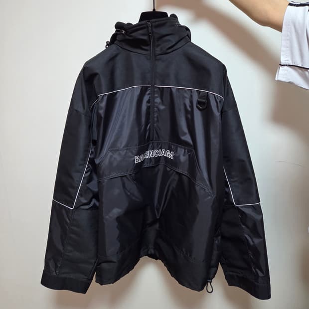 발렌시아가 아노락 블랙 46