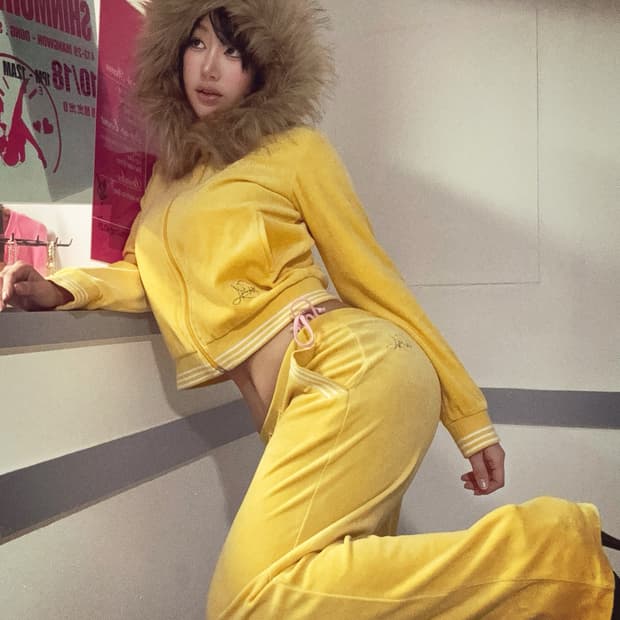 아디다스 갸루 벨벳 퍼 셋업