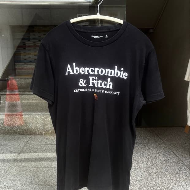 Abercrombie & Fitch 빅로고 자수 반팔 티셔츠