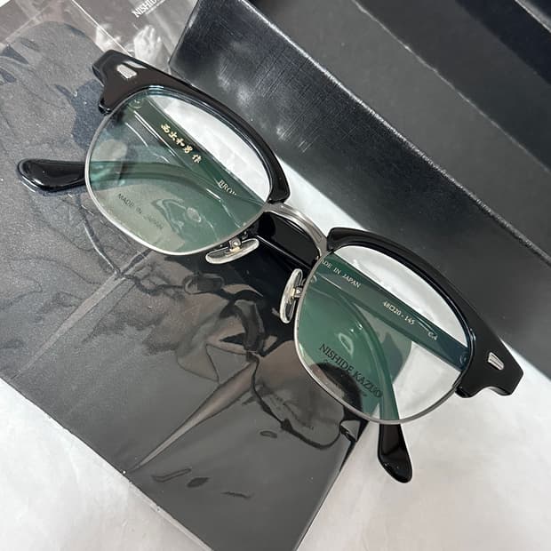 니시데카즈오 브로우라인2 엔틱실버 새상품 일본 하우스브랜드 안경 반뿔테