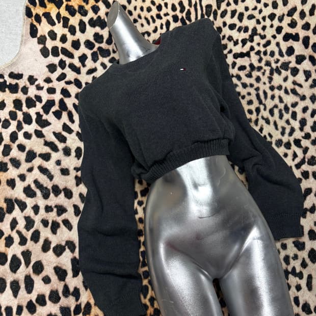타미힐피거 크롭 롱슬니트