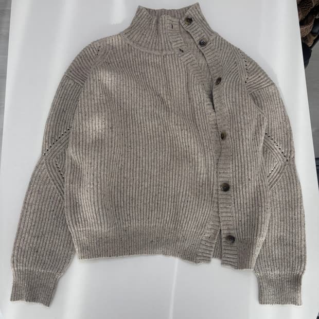 다이애그널 터틀넥 가디건 (상태 좋음)