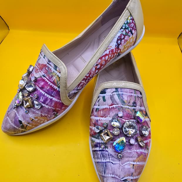 에스콰이어 보석장식 플랫슈즈 235