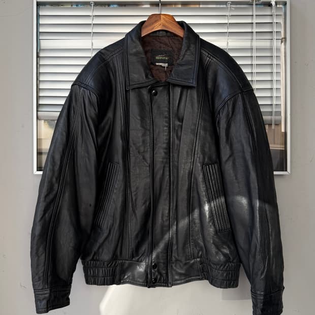 NEW MOVES lambskin bomber jacket