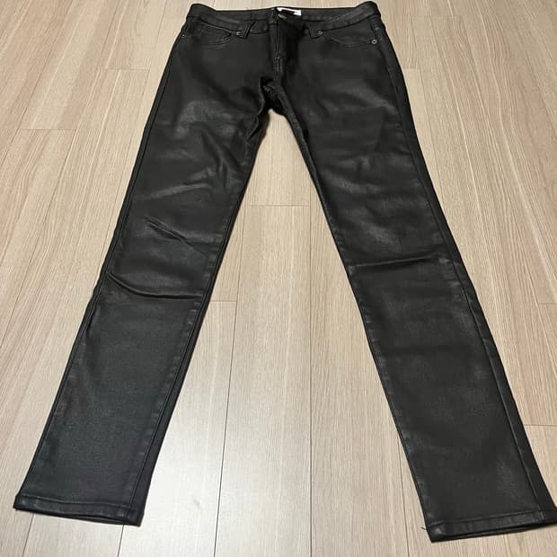 페이크 레더 블랙 팬츠
