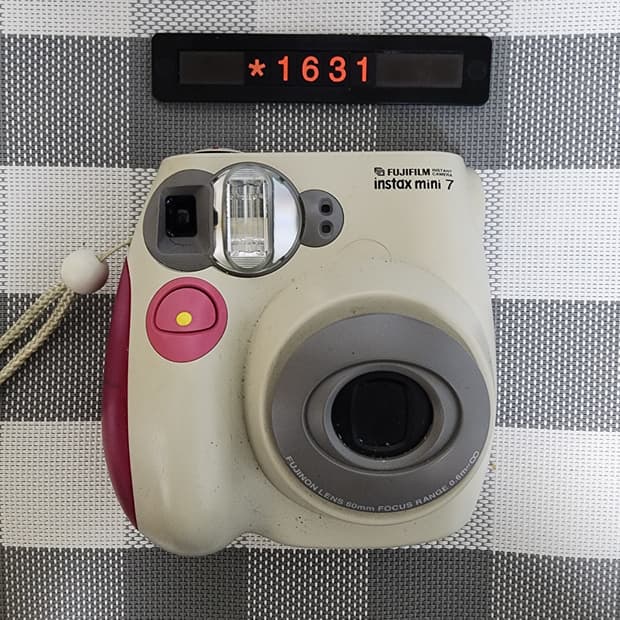 후지 인스탁스 미니 7 폴라로이드 카메라