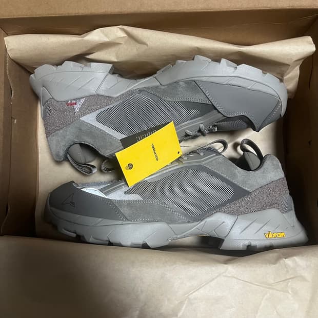 새상품(275) 로아 하이킹 락파 그레이