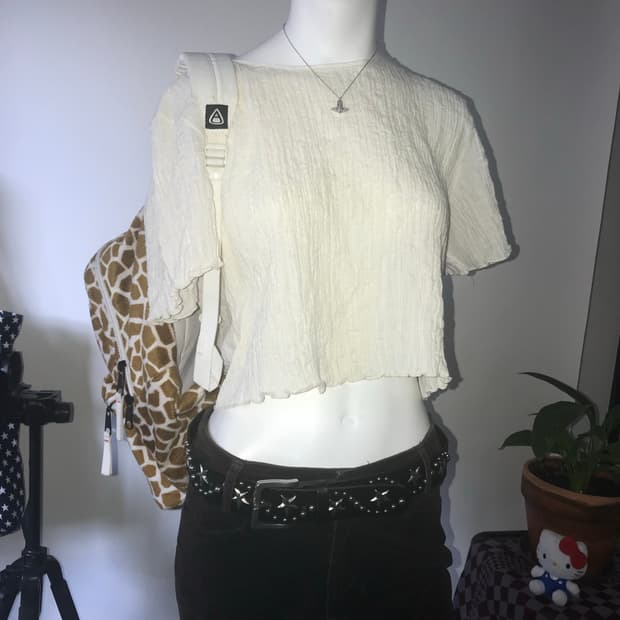 LOA Wrinkle Fabric Short Blouse