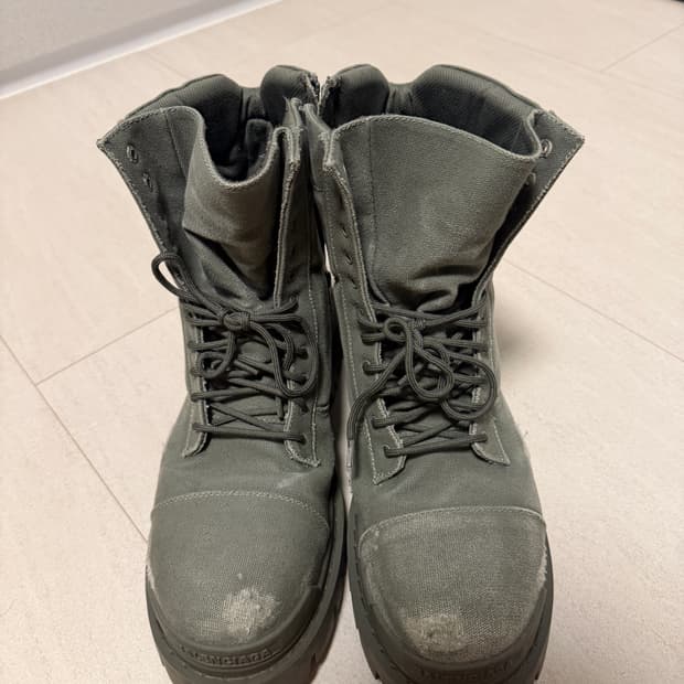 발렌시아가 컴뱃 스트라이크 부츠