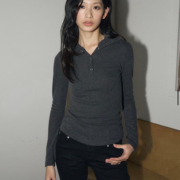 헬레네파리스 스냅 리브드 터틀넥 [차콜]