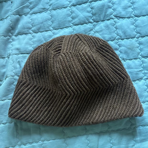 Adsum 브라운 비니, 카키스 편집샵 입점 브랜드