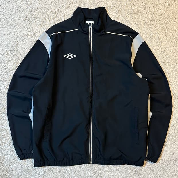 엄브로 UMBRO 올드스쿨 배색 바람막이 자켓 블랙