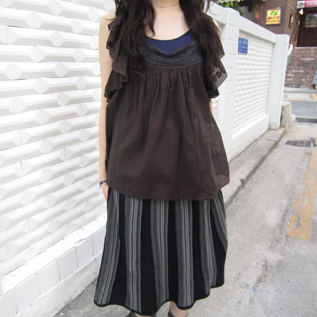 빈티지 슬리브리스 블라우스 러플 프릴 장식 디테일 루즈핏 브라운