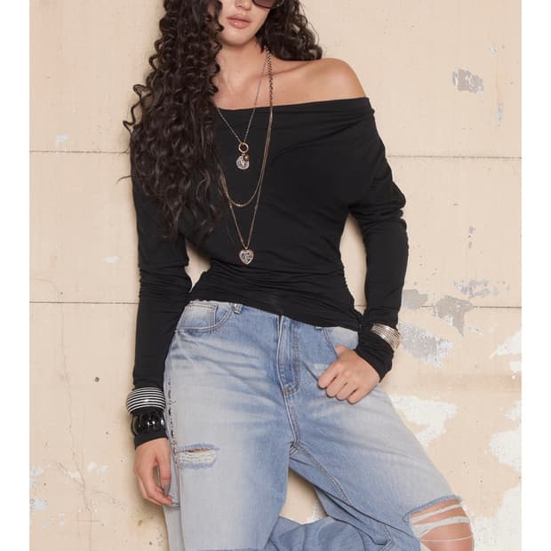 힐다 드레이프 숄더 탑