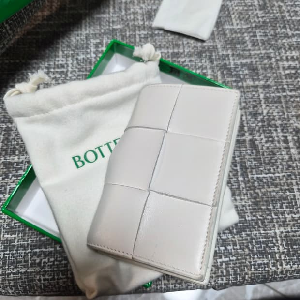 보테가 베네타 지갑
