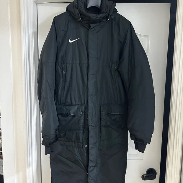 나이키 벤치 코트 블랙 패딩 점퍼