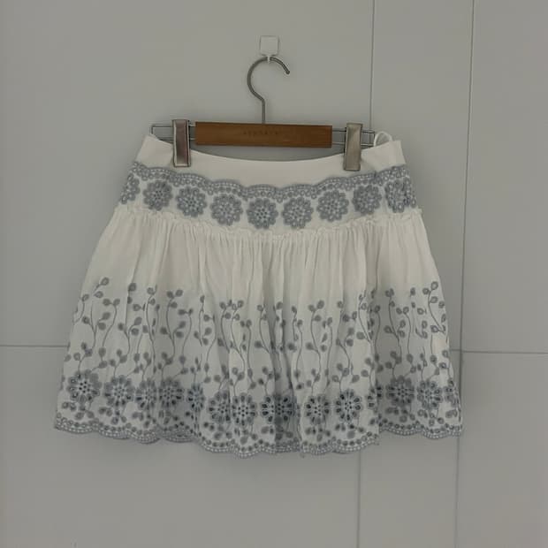 Chloe  자수 스커트 26정품