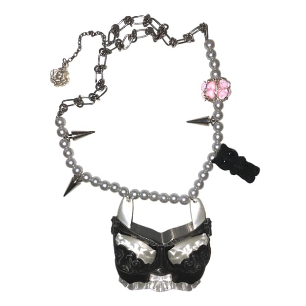 bra clicker necklace black white