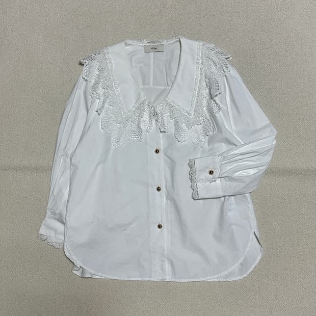 오즈세컨 레이스 카라 블라우스